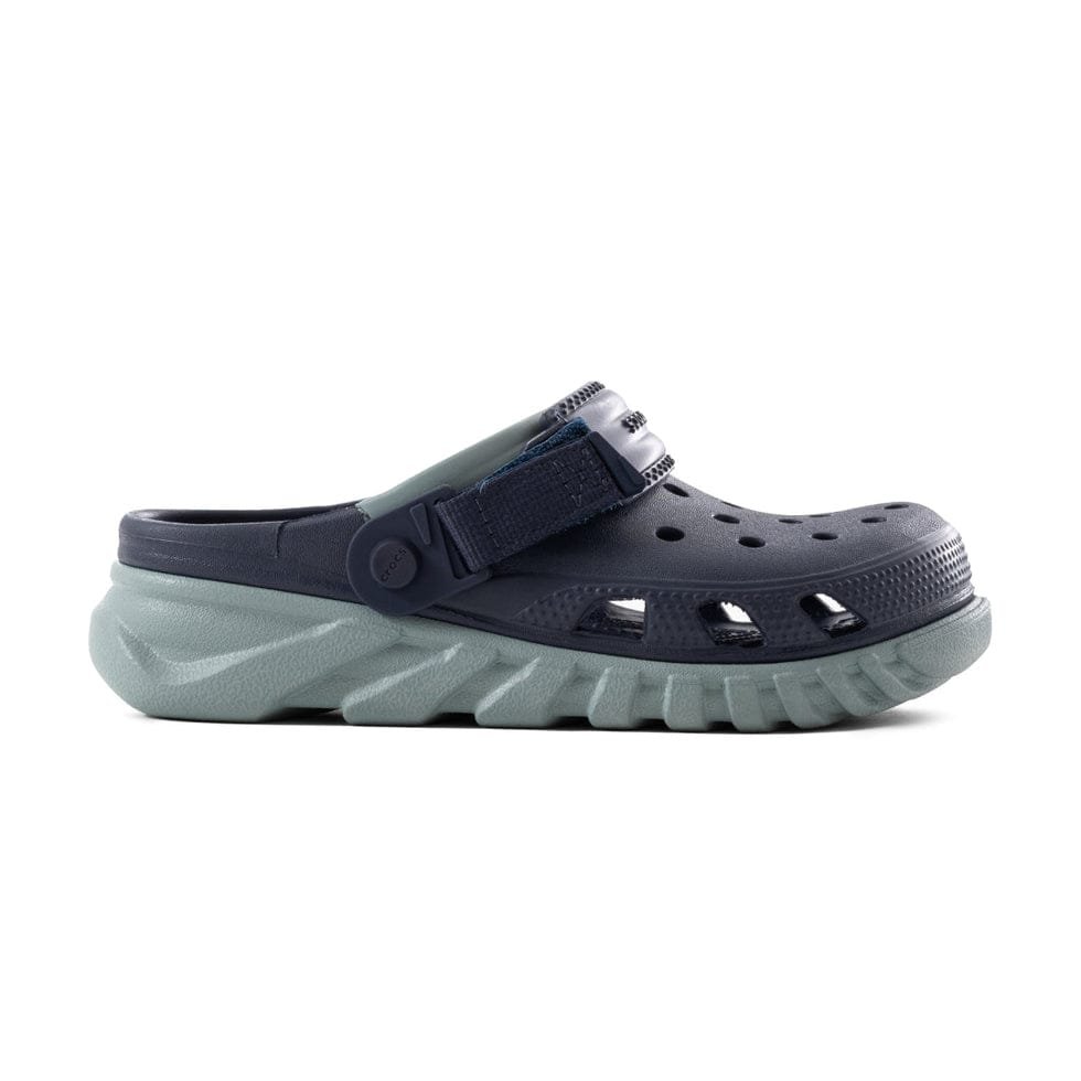A Crocs Duet Max II Clog